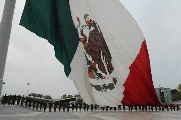 libres-mx-guinness-bandera-mexicana-carlos-tovar-pulido
